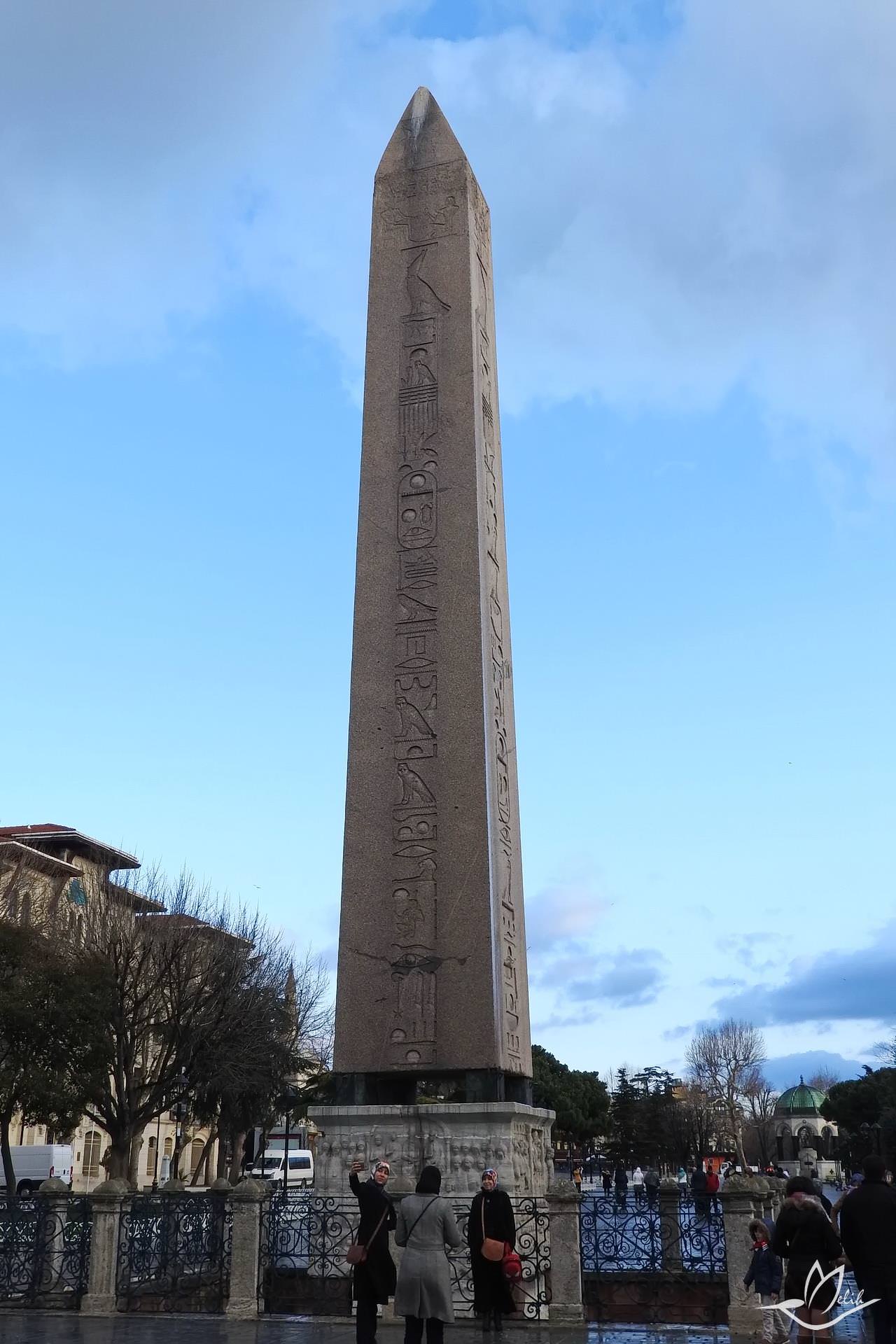 Dikilitaş (Obelisk)
